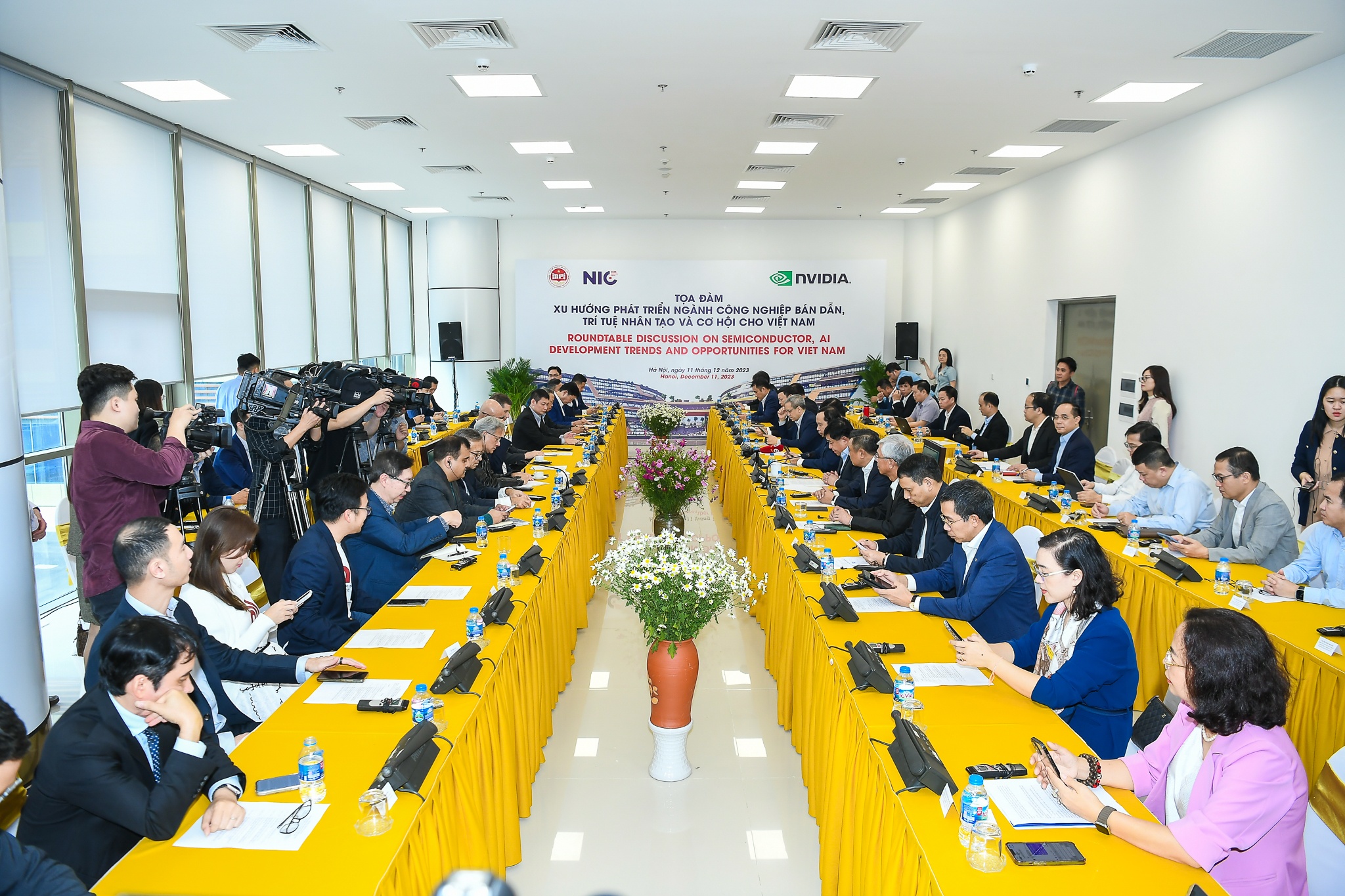 Xu hướng phát triển ngành công nghiệp bán dẫn, AI và cơ hội cho Việt Nam
