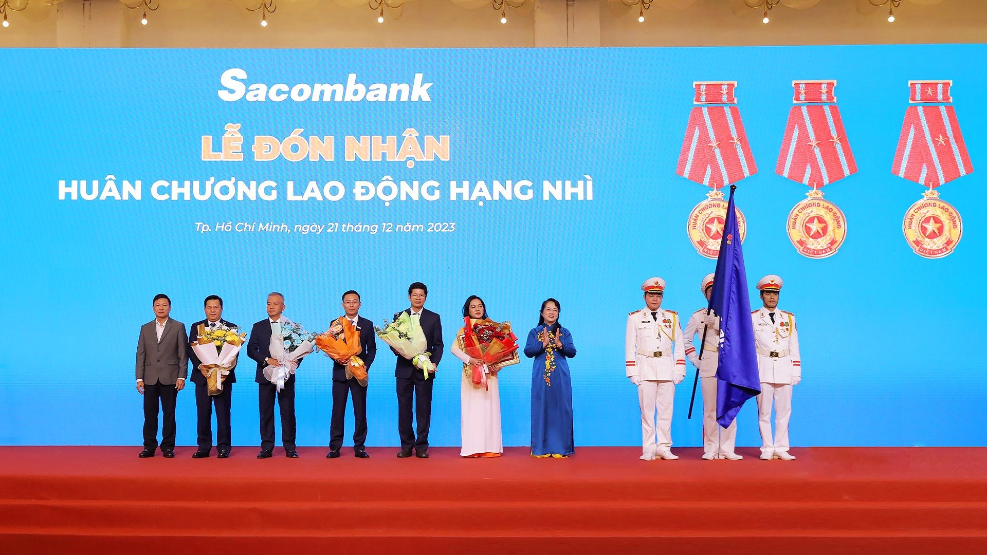 Sacombank đón nhận Huân chương Lao động Hạng Nhì của Chủ tịch nước Cộng hòa xã hội chủ nghĩa Việt Nam trao tặng.