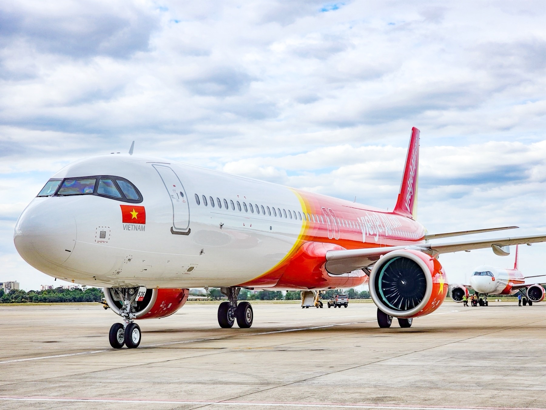 Tàu bay A321neo ACF mới của Vietjet đã về tới sân bay Tân Sơn Nhất, TP.HCM