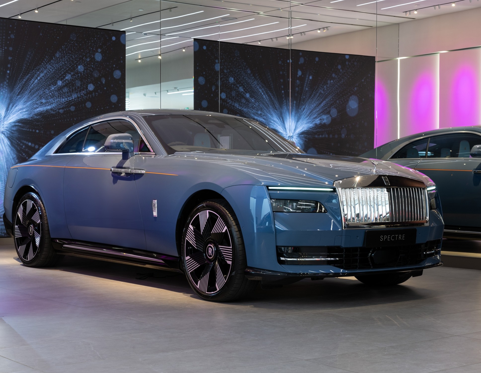 https://cdn.thoibaonganhang.vn/stores/news_dataimages/2024/012024/04/07/p90507403lowresrolls-royce-motor-ca-1704263030226214127260120240104075135.2997440.jpg