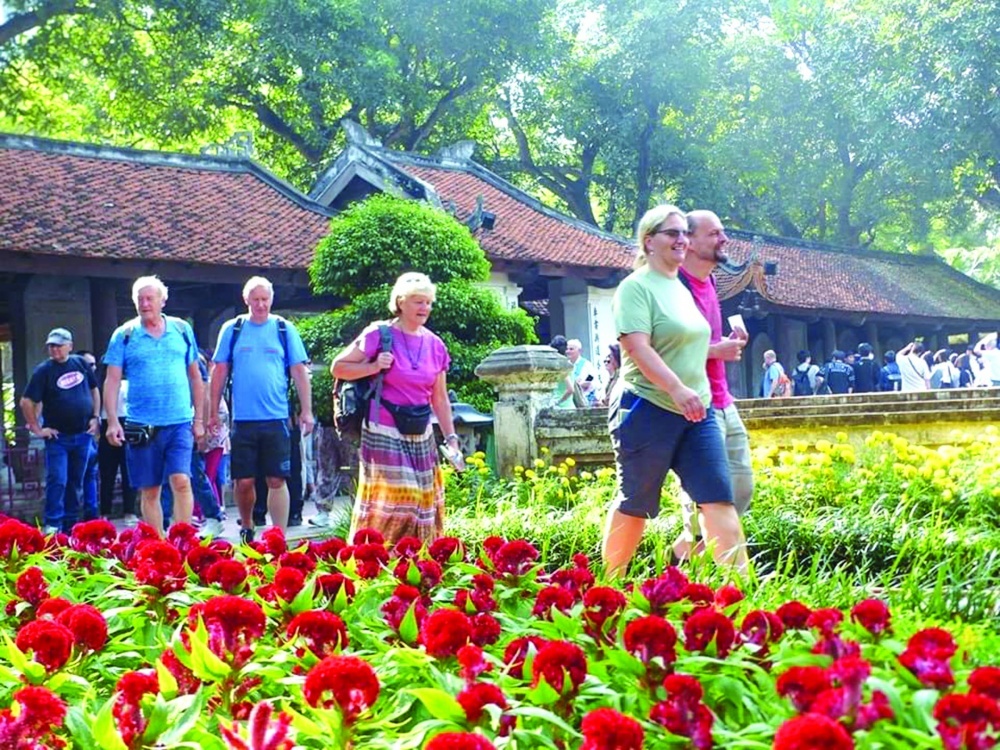 Hơn 12 triệu lượt khách du lịch đến Việt Nam trong năm 2023
