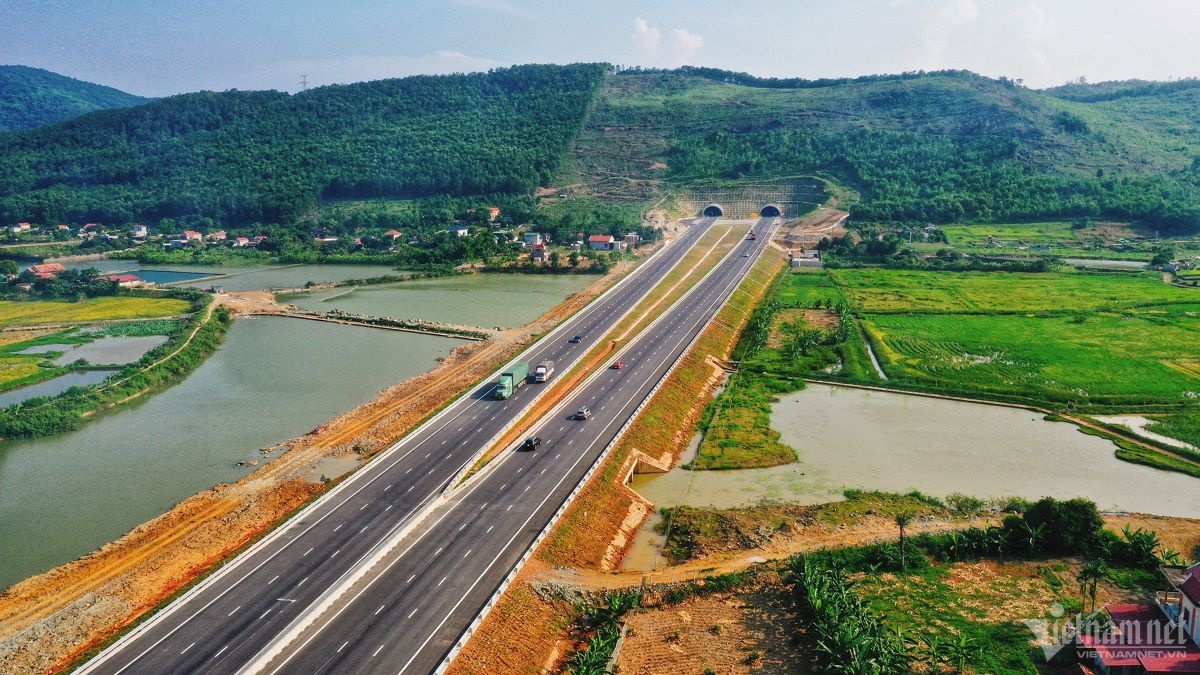   VEC điều chỉnh tăng phí thêm 5% đối với tuyến cao tốc TP Hồ Chí Minh - Long Thành - Dầu Giây.