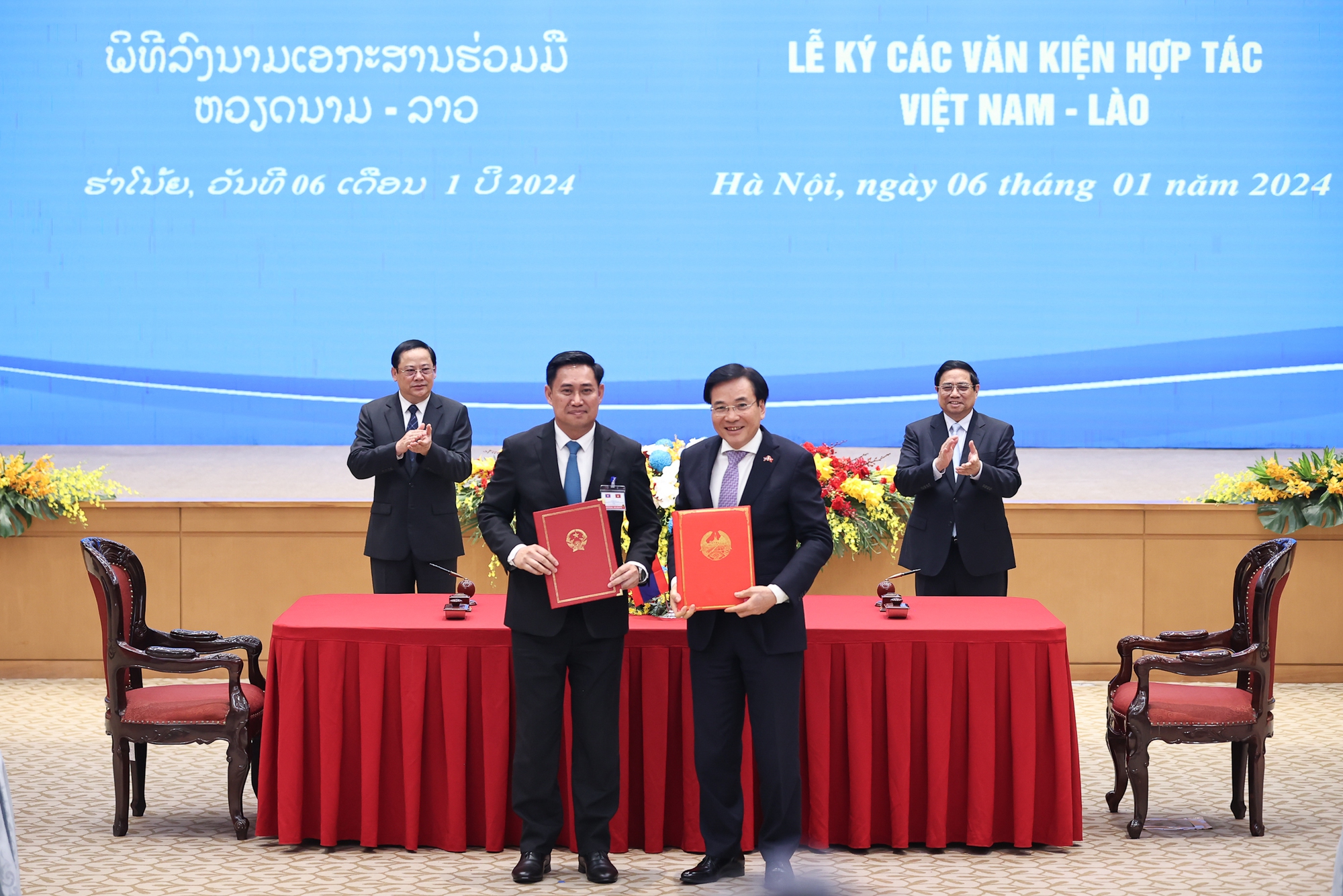 Việt Nam và Lào ký kết nhiều văn kiện hợp tác quan trọng- Ảnh 2.