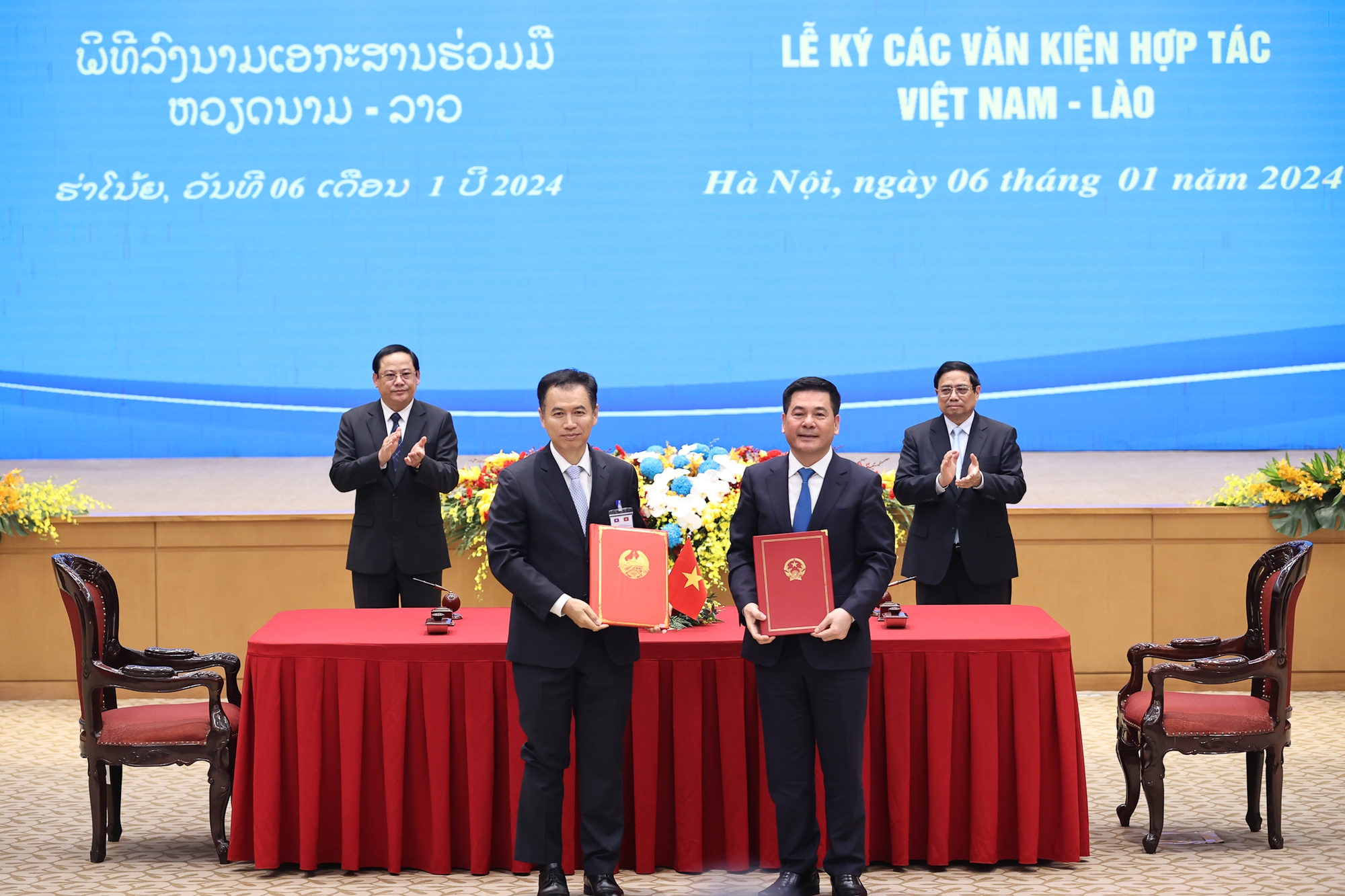 Việt Nam và Lào ký kết nhiều văn kiện hợp tác quan trọng- Ảnh 3.