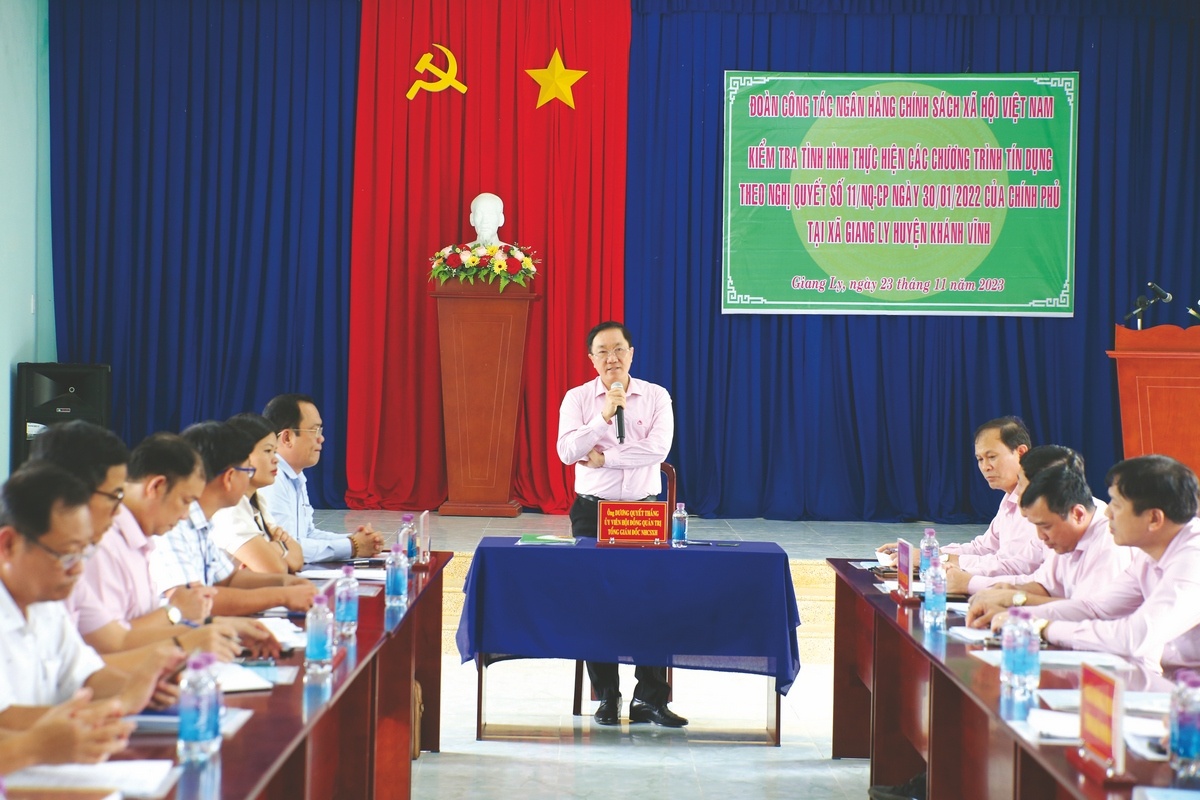 Tổng giám đốc NHCSXH Dương Quyết Thắng chỉ đạo triển khai Nghị quyết số 11/NQ-CP của Chính phủ tại Khánh Hòa