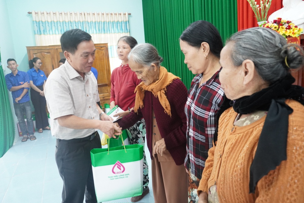 NHCSXH Quảng Ngãi tổ chức chương trình an sinh xã hội "Tết sum vầy" năm 2024