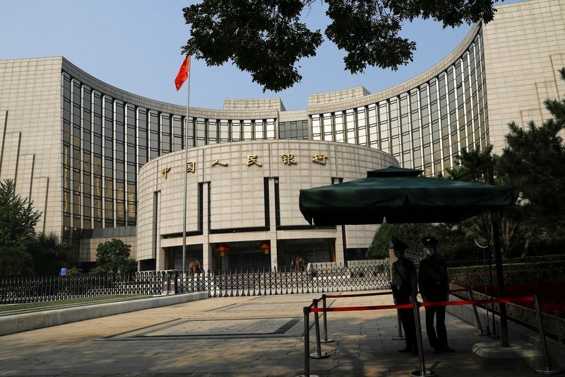 PBoC giữ nguyên lãi suất trung hạn nhưng bổ sung thanh khoản