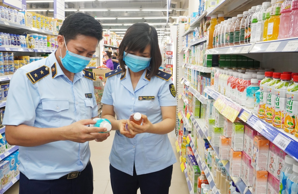 Cục Quản lý thị trường Quảng Nam đã và đang tăng cường kiểm tra những mặt hàng có nhu cầu tiêu dùng cao trong dịp cuối năm và Tết Nguyên đán.