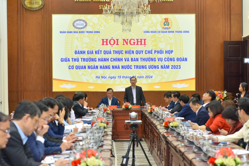Phó Thống đốc Thường trực NHNN Đào Minh Tú chủ trì Hội nghị