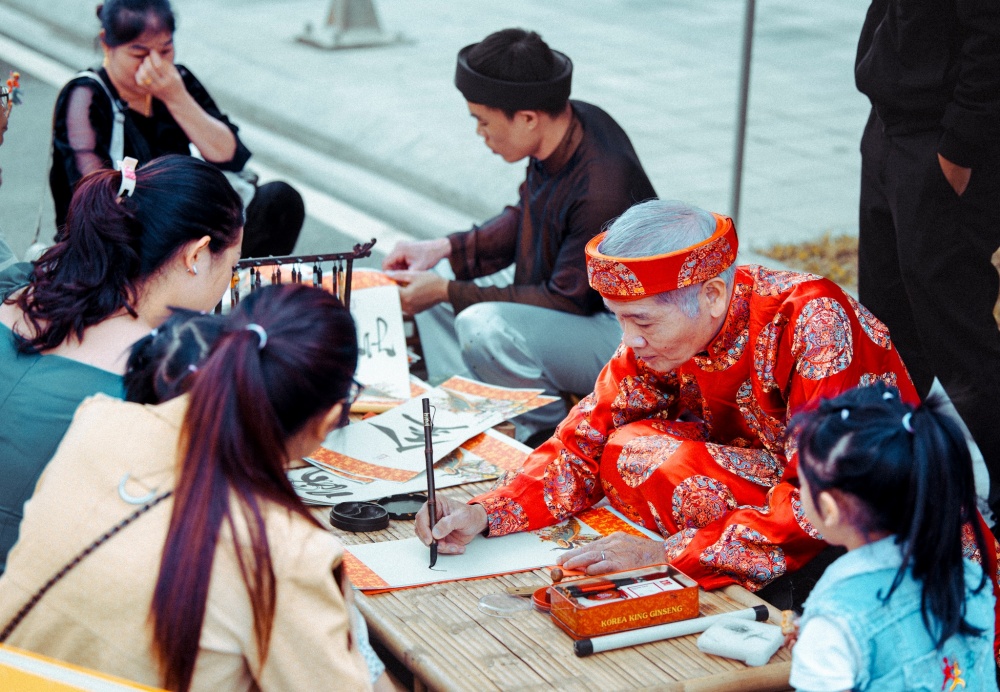 Du khách có thể trải nghiệm những nét văn hóa xưa cũ, truyền thống của người Việt