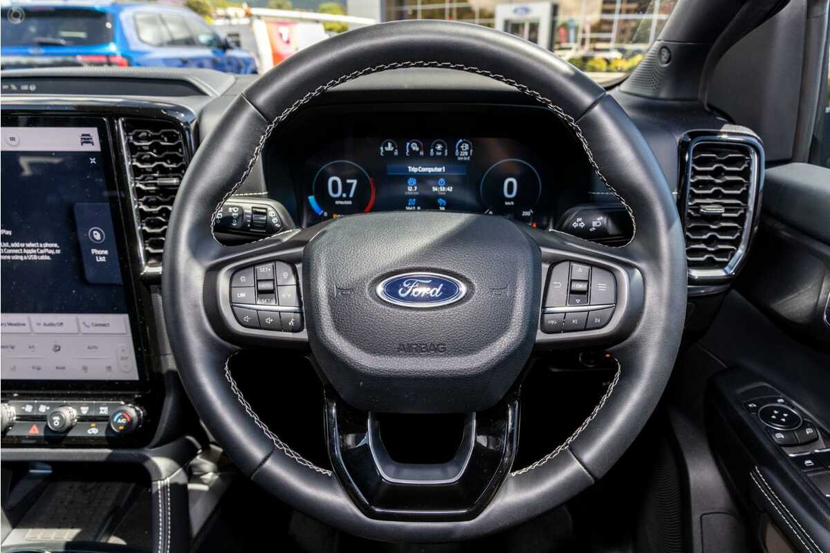 Ford Everest Platinum có giá dự kiến khoảng 1,7 tỷ đồng