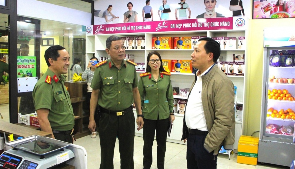 Thiếu tướng Lê Văn Tuyến – Thứ trưởng Bộ Công an thăm và làm việc với bệnh viện 199