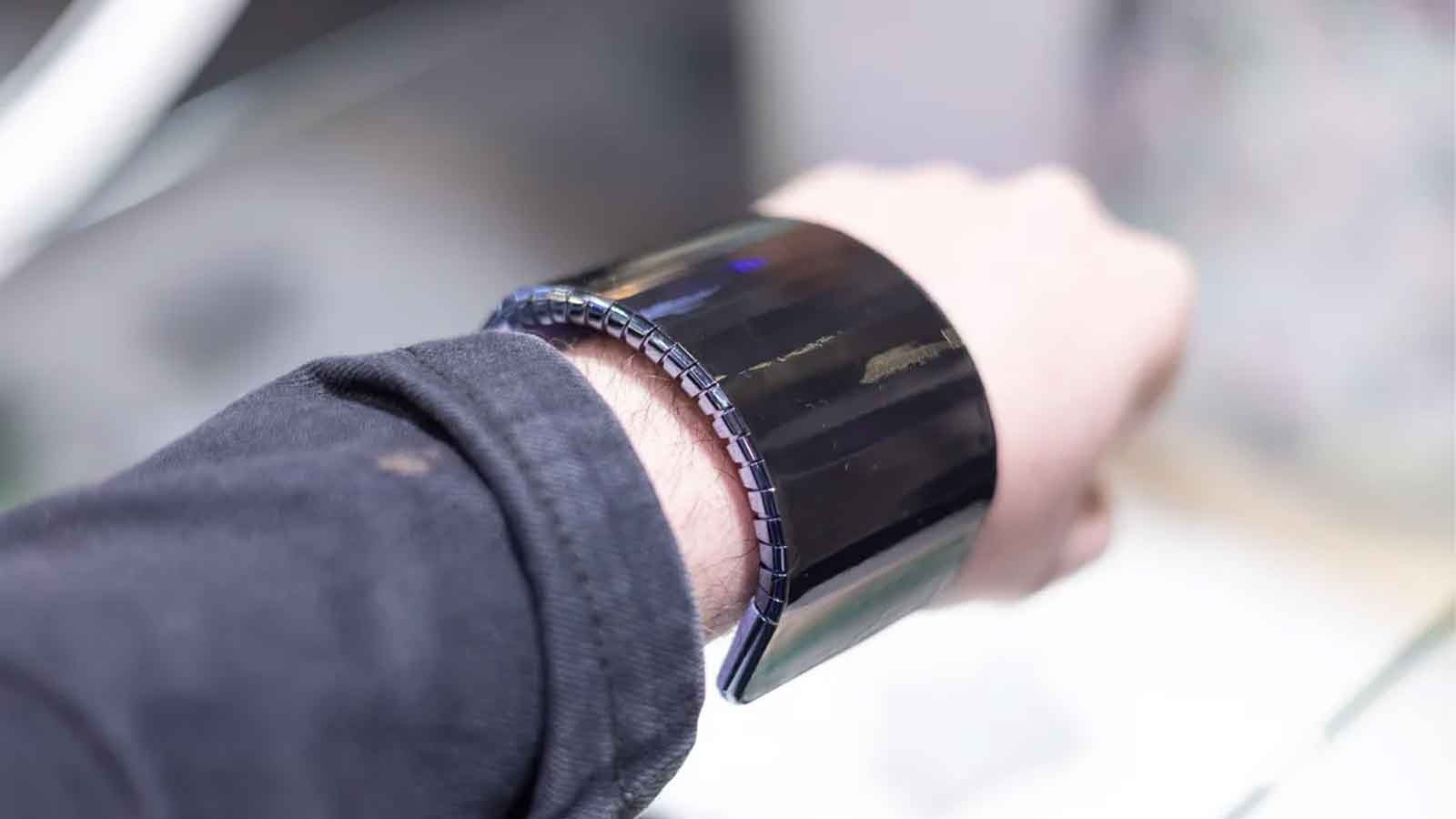 Samsung Cling Band: Mẫu điện thoại có thể uốn cong thành smartwatch
