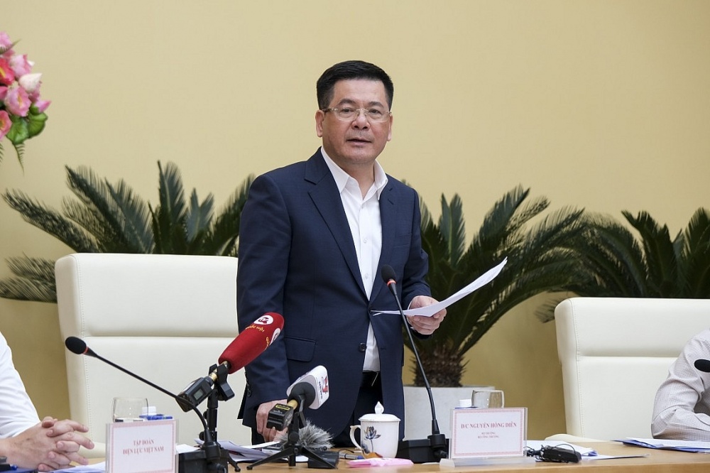 Bộ trưởng Nguyễn Hồng Diên phát biểu tại phiên họp