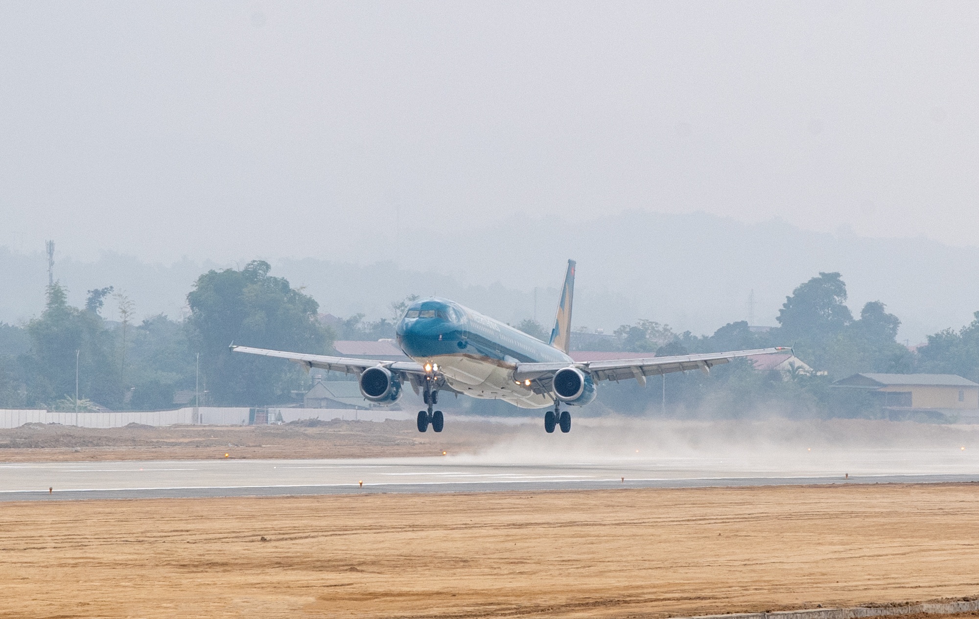 Hãng cũng đã đưa máy bay phản lực hiện đại Airbus A321 vào khai thác trên đường bay Hà Nội - Điện Biên 