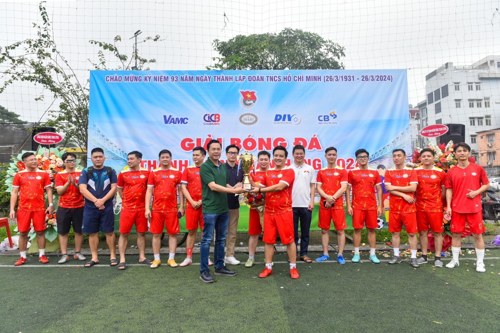 Liên quân Đoàn Thanh niên NHTW – VAMC vô địch Giải bóng đá Thanh niên ngân hàng 2024