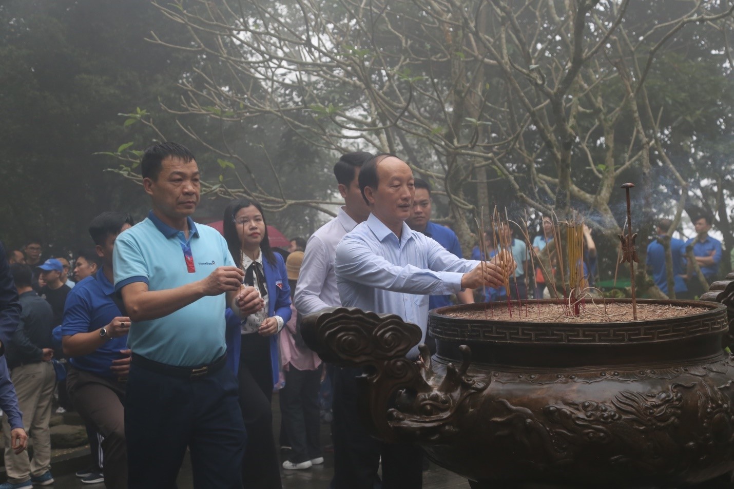 Phú Thọ: Tuổi trẻ ngành Ngân hàng dâng hương và trồng cây tại Khu di tích lịch sử Đền Hùng