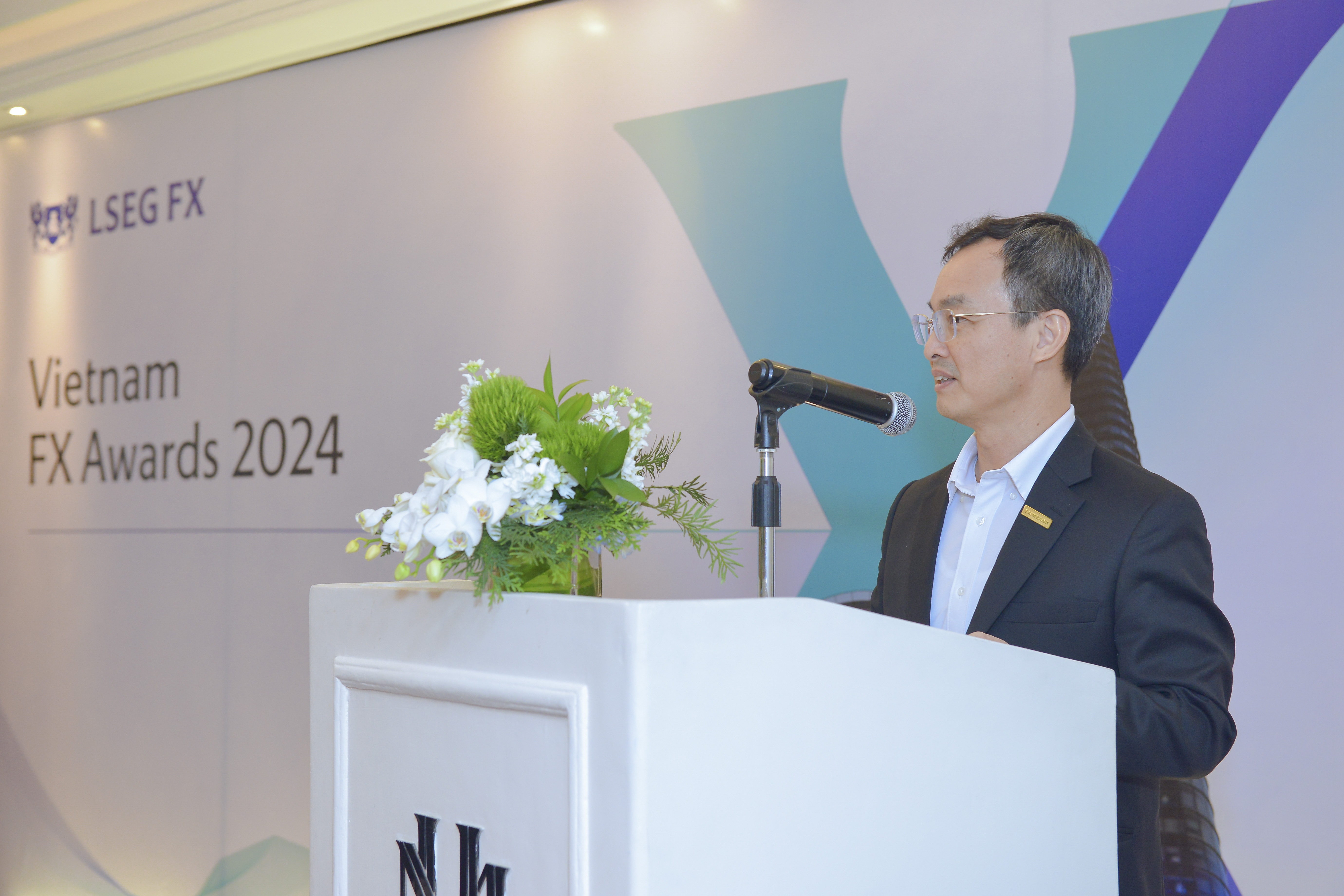Ông Đào Hồng Châu - Phó Tổng Giám đốc Eximbank phát biểu tại buổi lễ