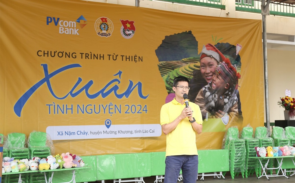 PVcomBank mang yêu thương đến các hoàn cảnh khó khăn tại tỉnh Lào Cai