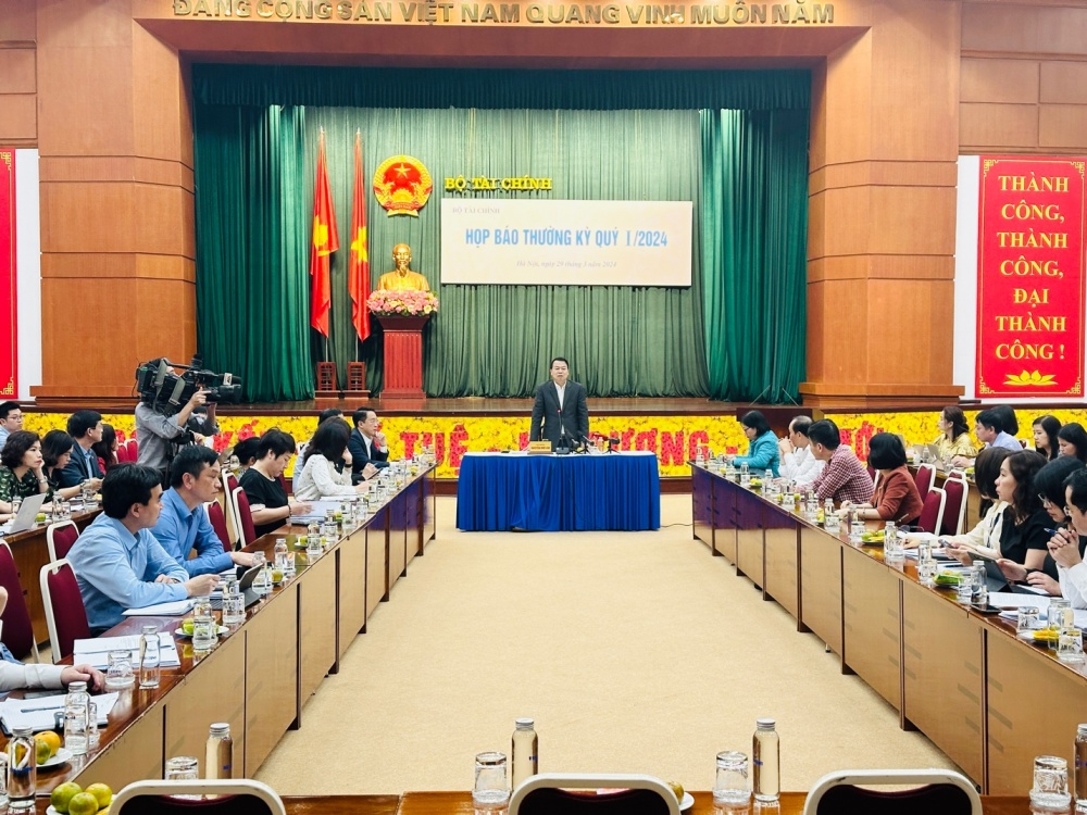 Thứ trưởng Bộ Tài chính Nguyễn Đức Chi khẳng định sự phối hợp giữa chính sách tiền tệ và chính sách tài khóa đã được nâng lên tầm cao mới 
