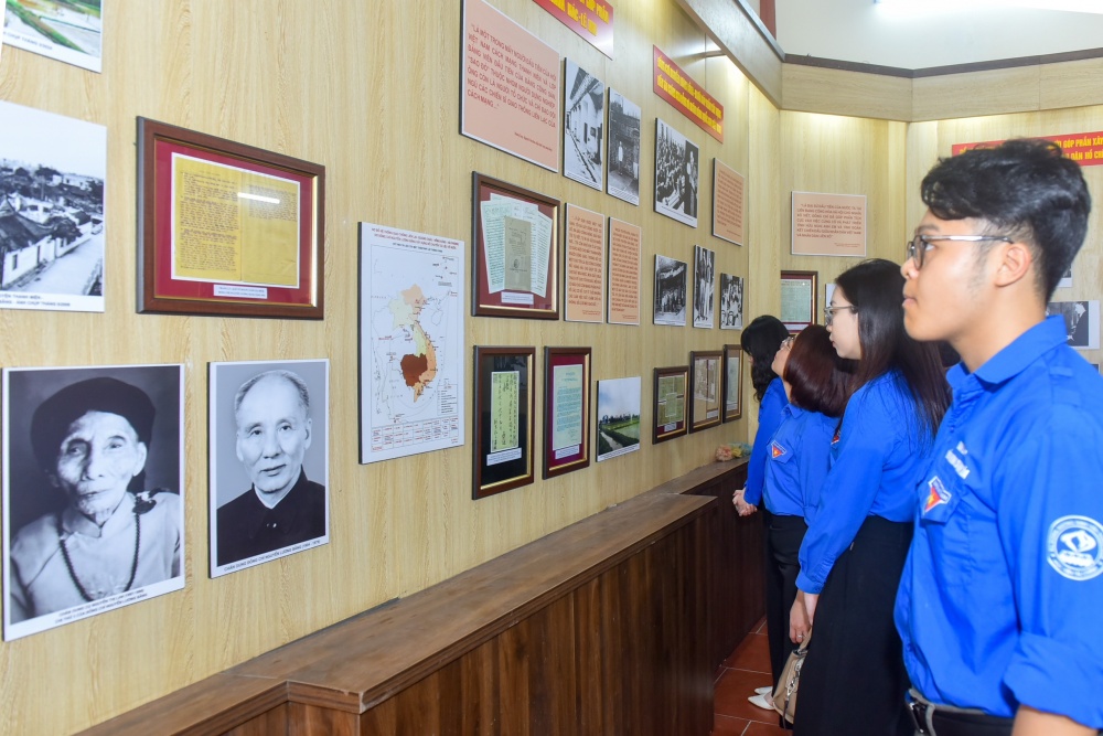 Cuộc đời cách mạng, những câu chuyện lịch sử về đồng chí Nguyễn Lương Bằng được tái hiện khi tham quan Nhà tưởng niệm