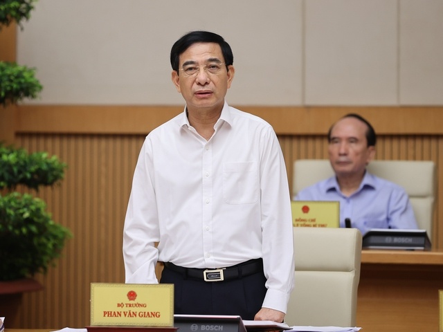 Bộ trưởng Bộ Quốc Phòng Phan Văn Giang phát biểu tại phiên họp - Ảnh: VGP/Nhật Bắc