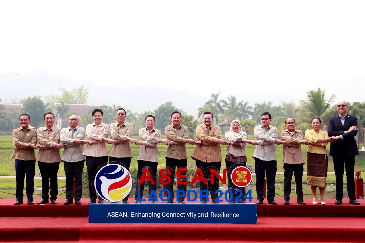 Bộ trưởng Hồ Đức Phớc và các Bộ trưởng Tài chính ASEAN chụp ảnh lưu niệm