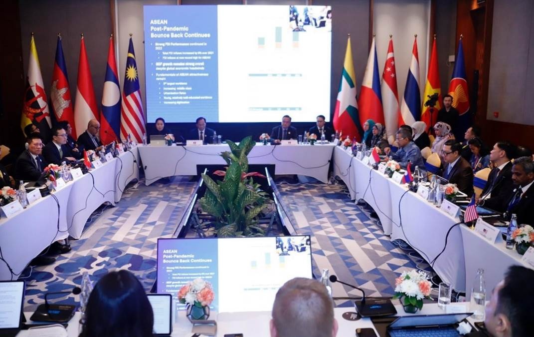 Phó Thống đốc Phạm Quang Dũng tham dự Hội nghị Thống đốc NHTW và Bộ trưởng Tài chính ASEAN với các Hội đồng kinh doanh và Phiên Đối thoại chính sách g