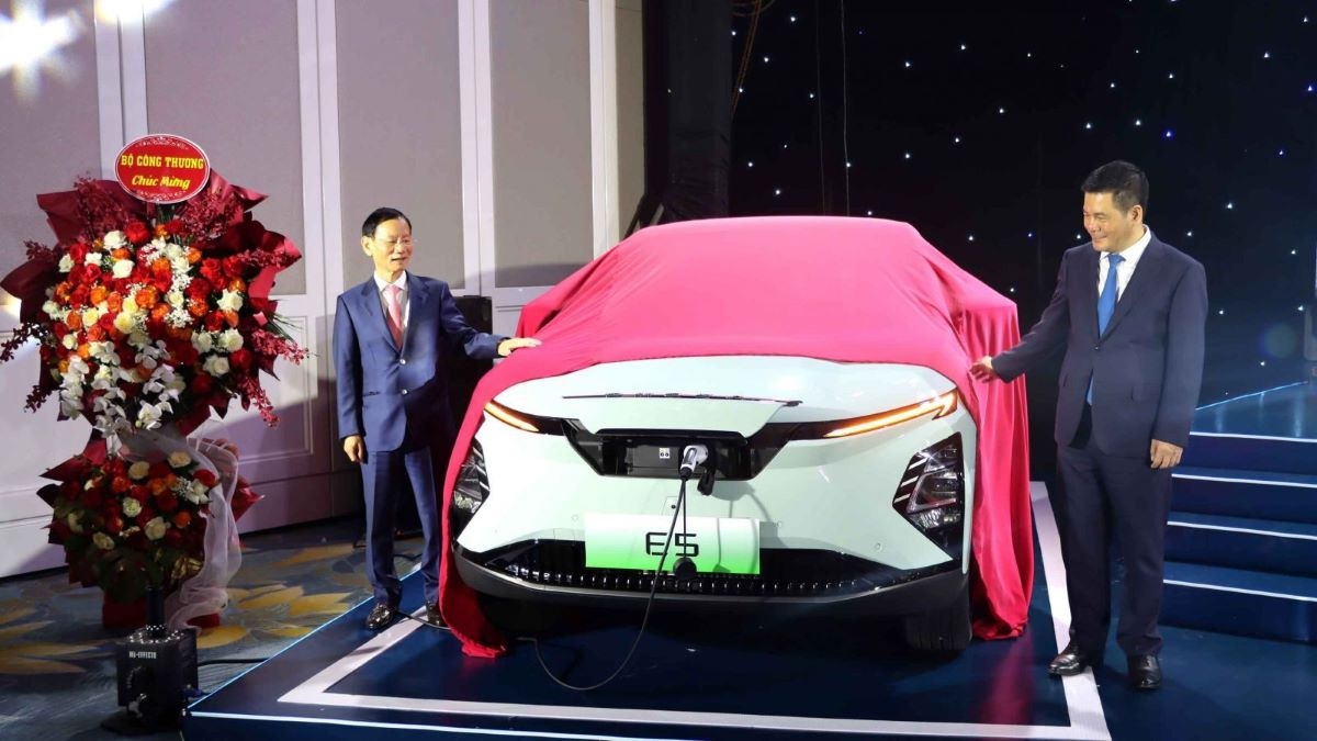 Ra mắt mẫu xe thuần điện thông minh crossover Suv Omoda E5.