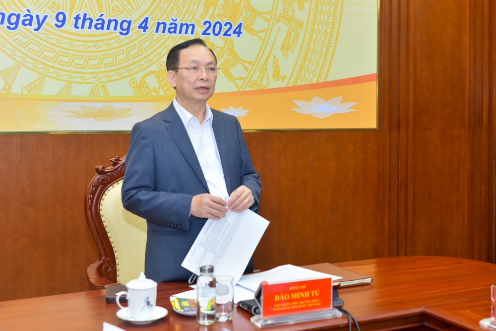 Phó Thống đốc Thường trực NHNN Đào Minh Tú  chủ trì Hội nghị