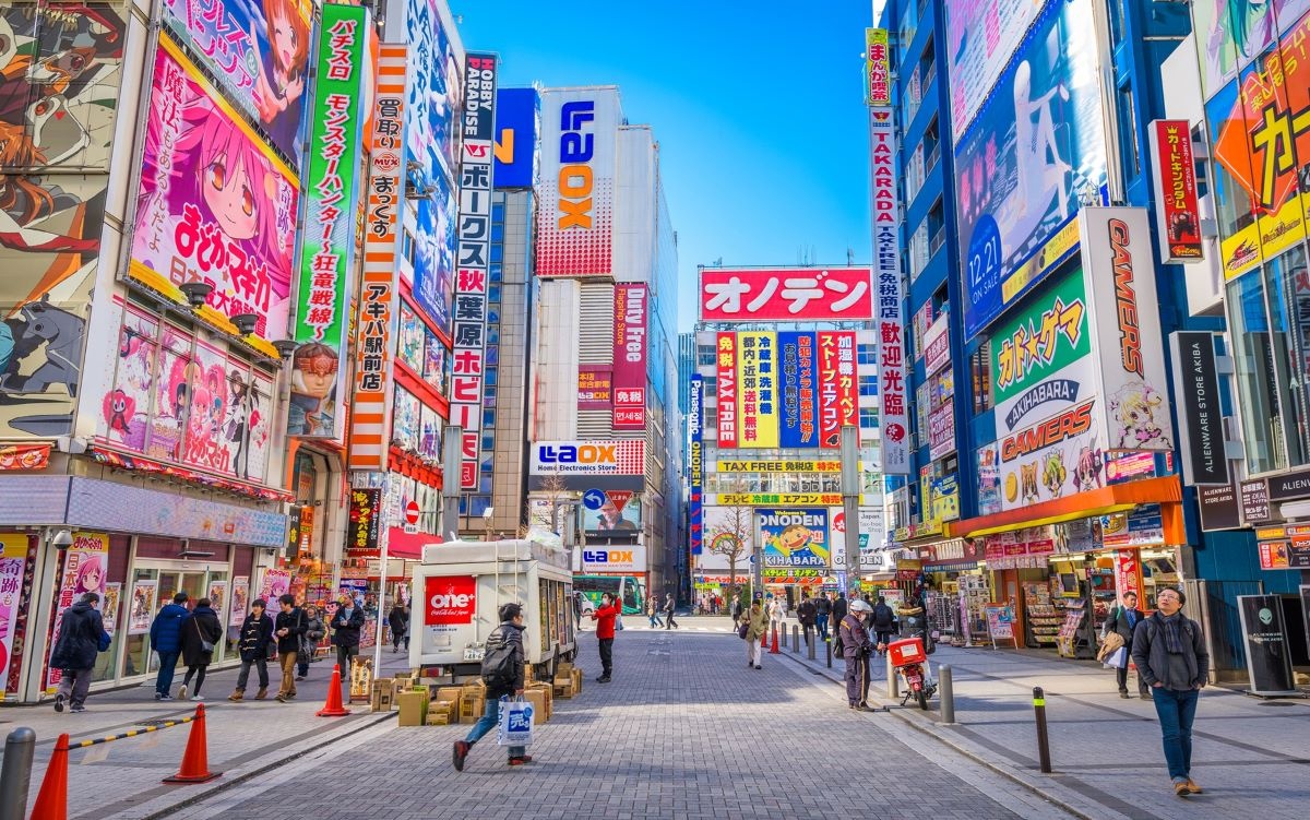 Các nhà đầu tư nước ngoài vẫn quan tâm đến Nhật Bản, với các thương vụ mua lại quy mô lớn được thực hiện trong lĩnh vực văn phòng, kho bãi và công nghiệp.