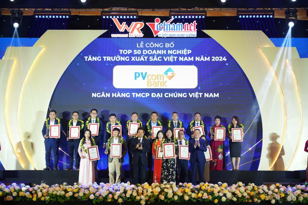 PVcomBank lần thứ 5 liên tiếp được vinh doanh doanh nghiệp phát triển nhanh nhất Việt Nam