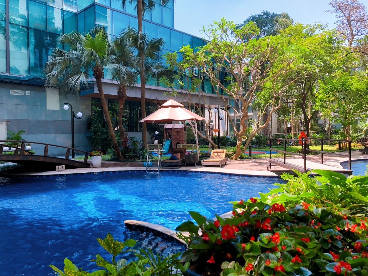 Năm 2024, Hà Nội đón chào sự mở cửa trở lại của nhiều khách sạn 5 sao như Movenpick, hay sắp tới là khách sạn Hilton và Fusion.
