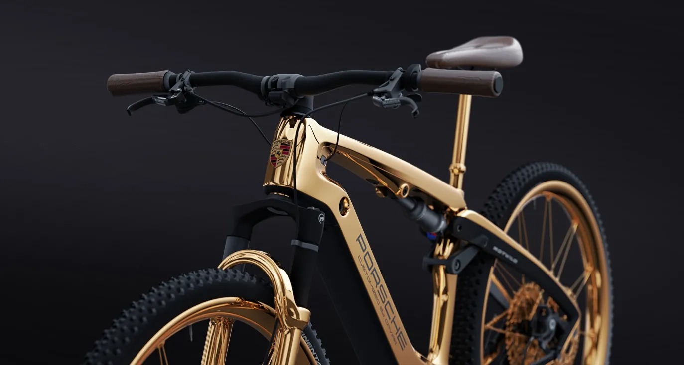 Tặng iPhone 16 khi mua xe đạp bằng vàng giá 1,1 tỷ đồng- Ảnh 2.