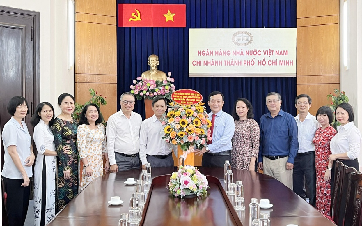 TP. Hồ Chí Minh: Đoàn đại biểu Quốc hội chúc mừng Ngày truyền thống Ngân hàng