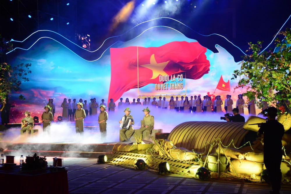 Đồng chí Trần Quang Dũng tham dự chương trình cầu truyền hình trực tiếp “Dưới là cờ Quyết Thắng” tại điểm cầu Điện Biên