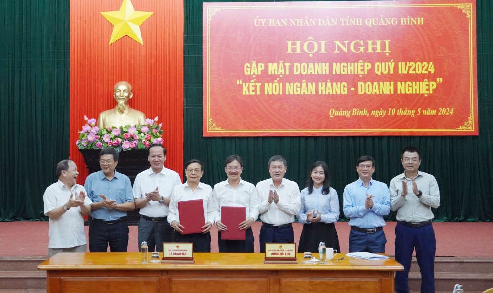 Ngân hàng Nhà nước - Chi nhánh tỉnh Quảng Bình và Hội Doanh nghiệp tỉnh  ký kết biên bản thỏa thuận hợp tác.