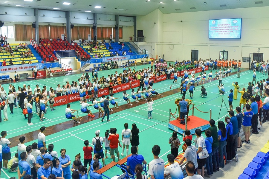 Giao lưu thể thao Công đoàn Cơ quan NHNN Trung ương thu hút hơn 500 vận động viên tham gia