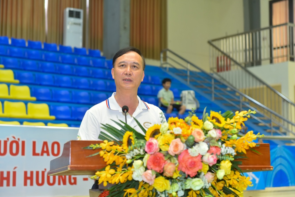Đồng chí Cao Văn Bình, Chủ tịch Công đoàn Cơ quan NHNN Trung ương - Trưởng Ban tổ chức Giải giao lưu thể thao phát biểu