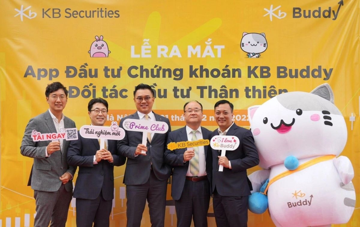 Ban Lãnh đạo Công ty CP Chứng khoán KB Việt Nam trong buổi Lễ ra mắt Ứng dụng giao dịch chứng khoán KB Buddy.