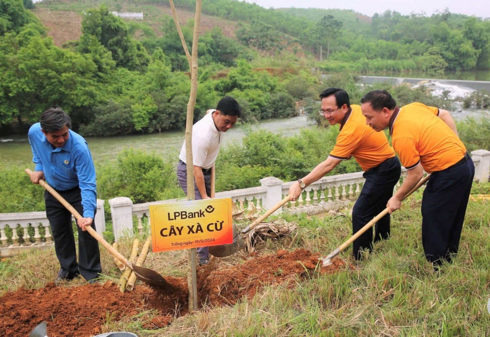 LPBank góp sức trồng 1 tỷ cây xanh, vì một Việt Nam xanh