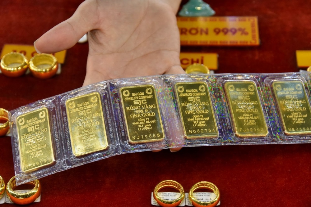 Giá vàng miếng SJC chỉ chênh giá vàng thế giới khoảng 1 triệu đồng