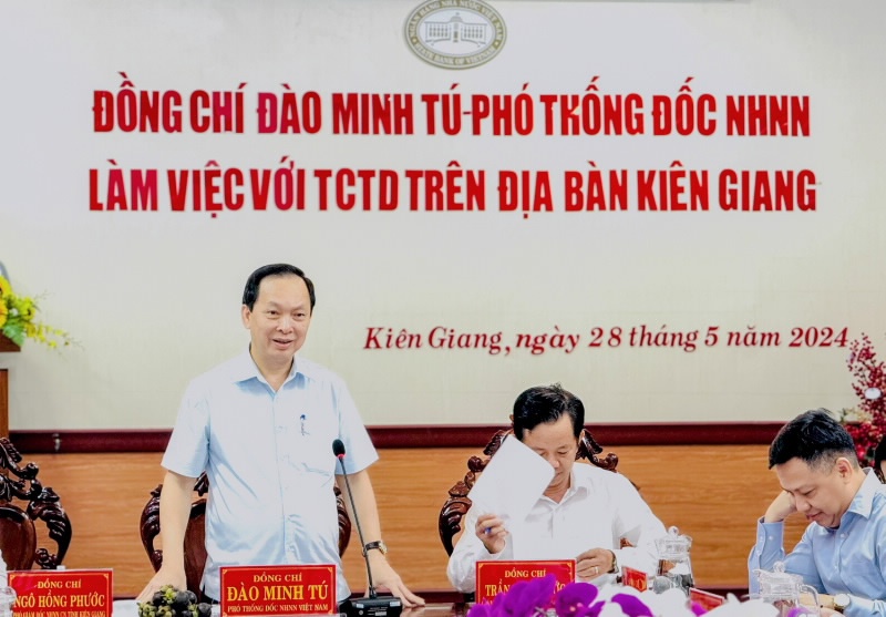 Phó Thống đốc Thường trực NHNN Đào Minh Tú làm việc với ngành Ngân hàng tỉnh Kiên Giang
