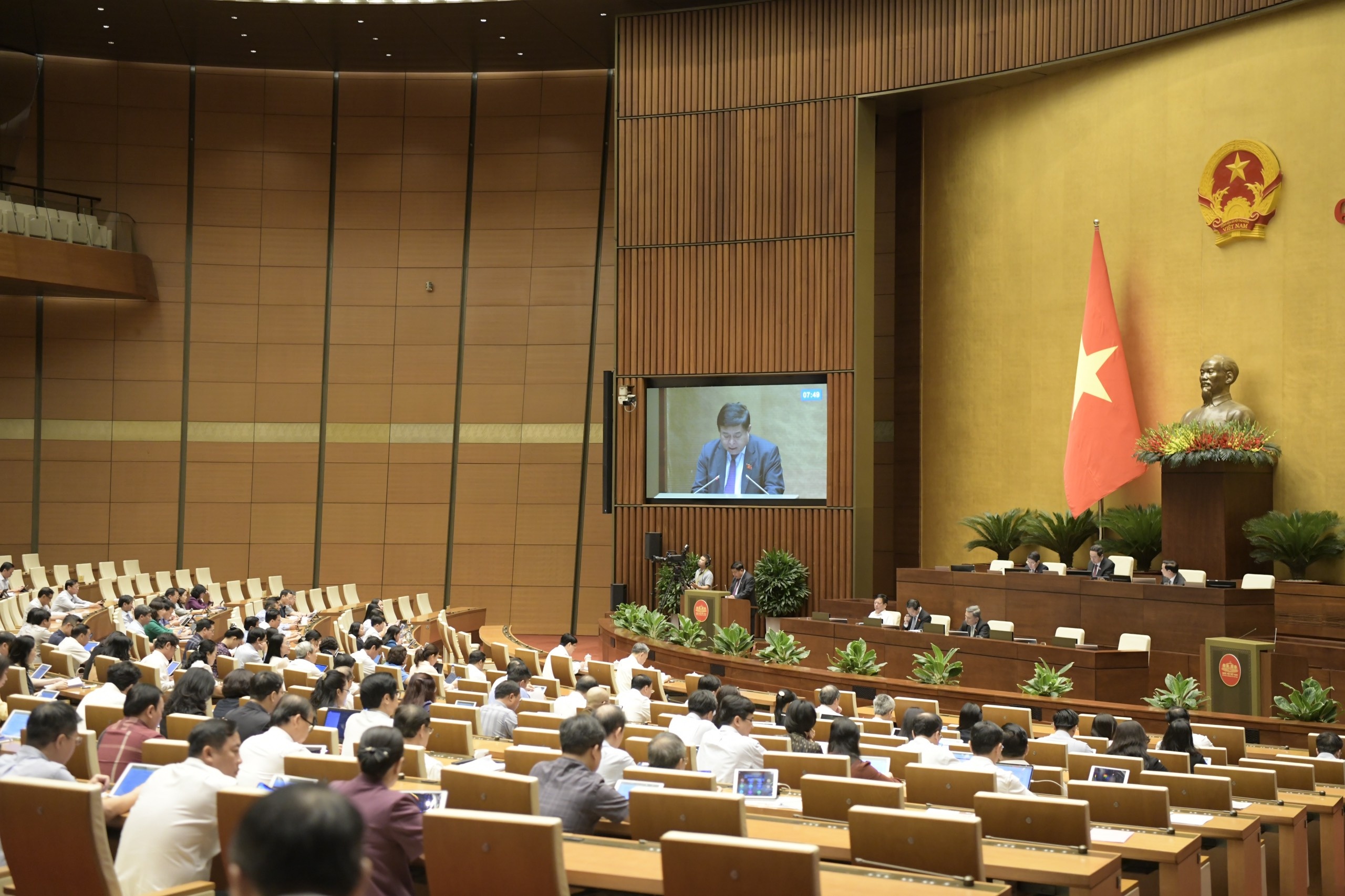Trình dự thảo Nghị quyết thí điểm bổ sung một số cơ chế, chính sách đặc thù phát triển tỉnh Nghệ An