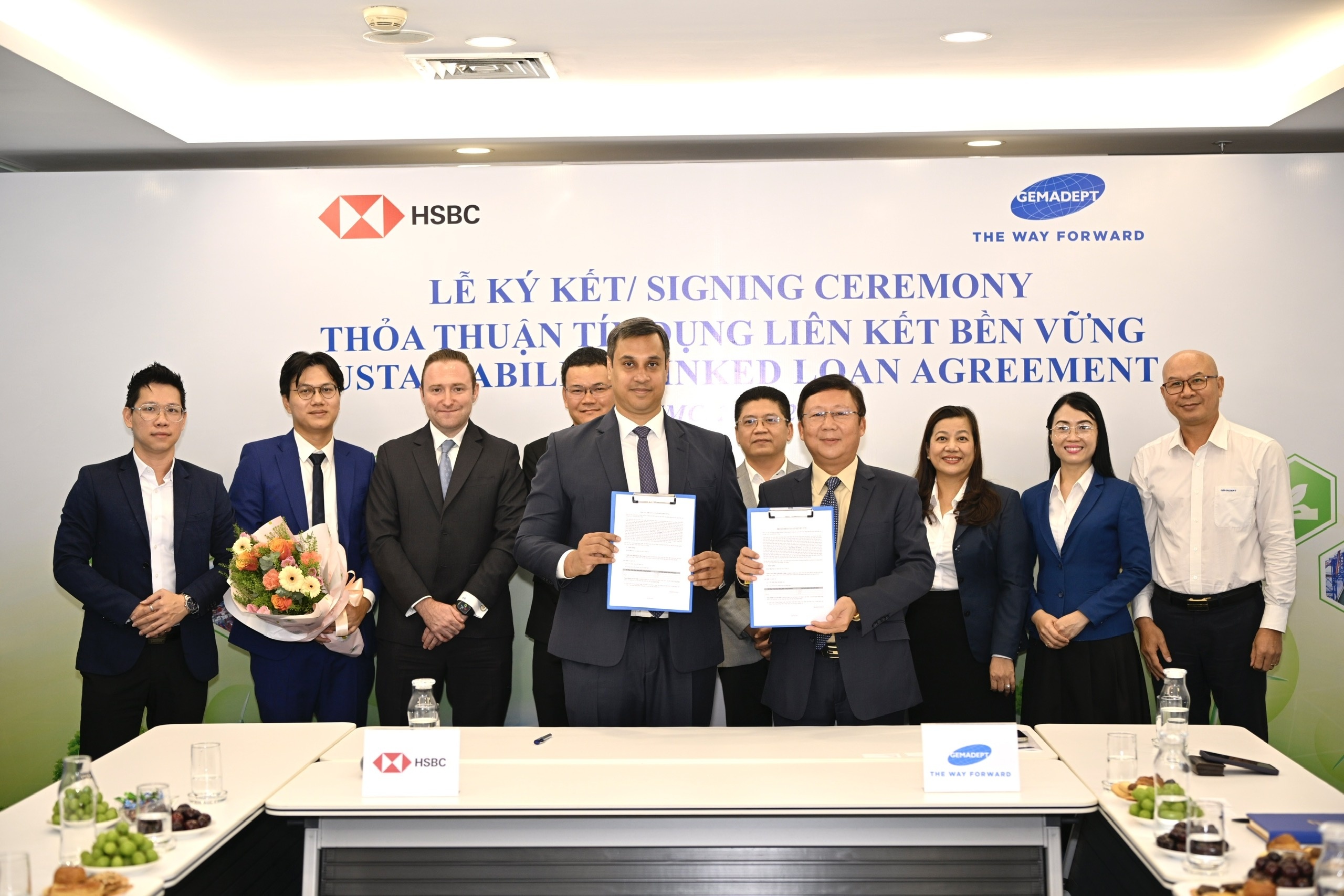 HSBC Việt Nam cung cấp tín dụng liên kết bền vững đầu tiên trong lĩnh vực cảng và logistics