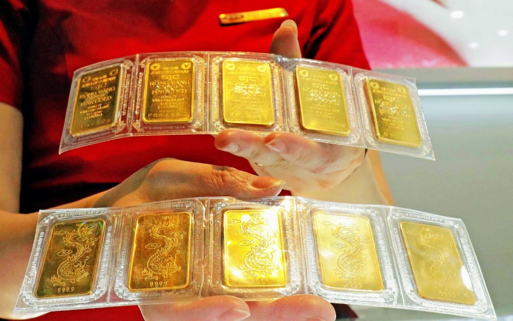 Giá vàng biến động, người dân nên thận trọng mua bán vàng