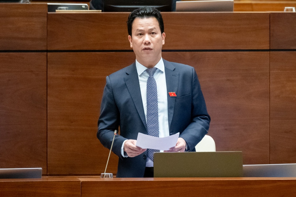 Bộ trưởng Đặng Quốc Khánh trả lời chất vấn 