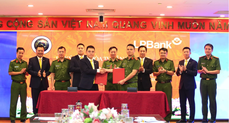 LPBank hợp tác với Bộ Công an triển khai dịch vụ số trên ứng dụng VNeID