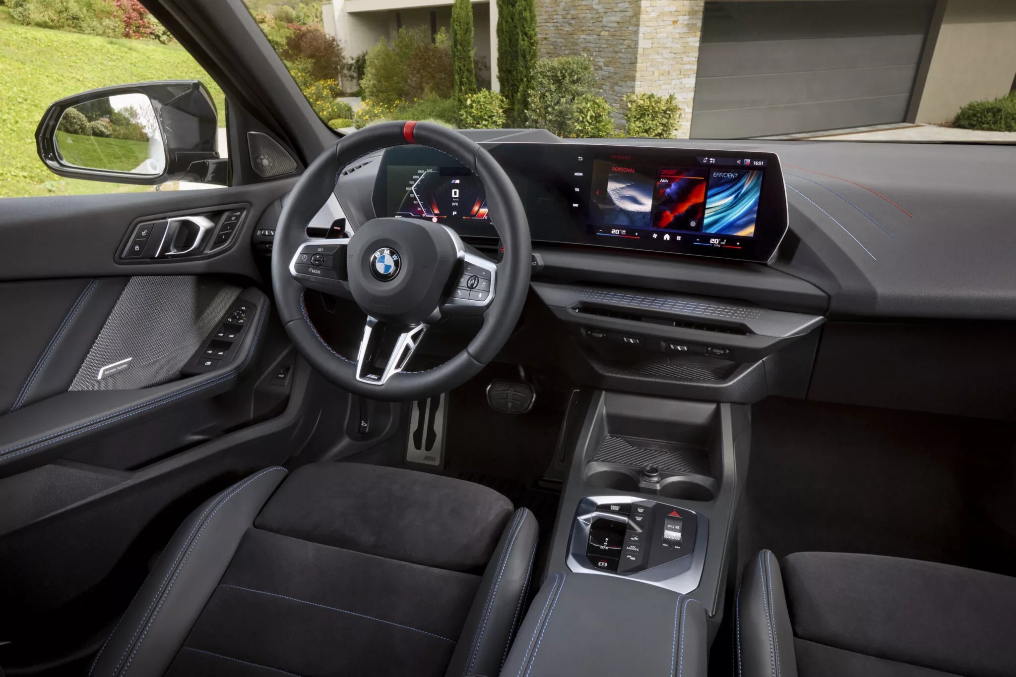 BMW 1-Series 2025 ra mắt: Thay đổi nhẹ nhàng, nội thất xịn không kém nhóm trên, giá dự kiến hút khách ở cả phân khúc xe sang lẫn phổ thông- Ảnh 18.