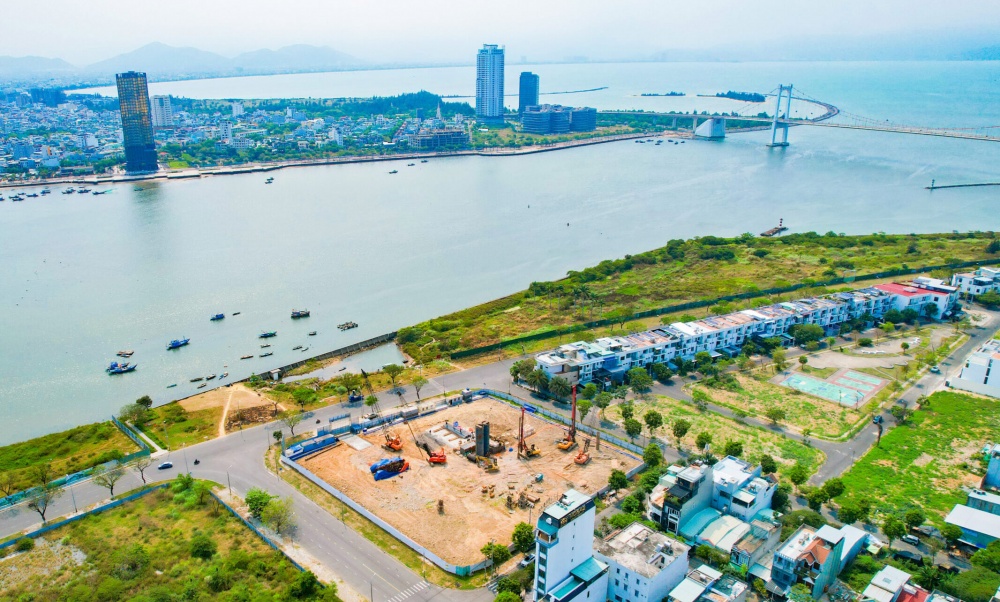 thị trường căn hộ cao cấp tại TP. Đà Nẵng đã ghi nhận những chuyển động trở lại, khi có nhiều dự án mới khởi công, cũng như đủ điều kiện huy động vốn trên thị trường.